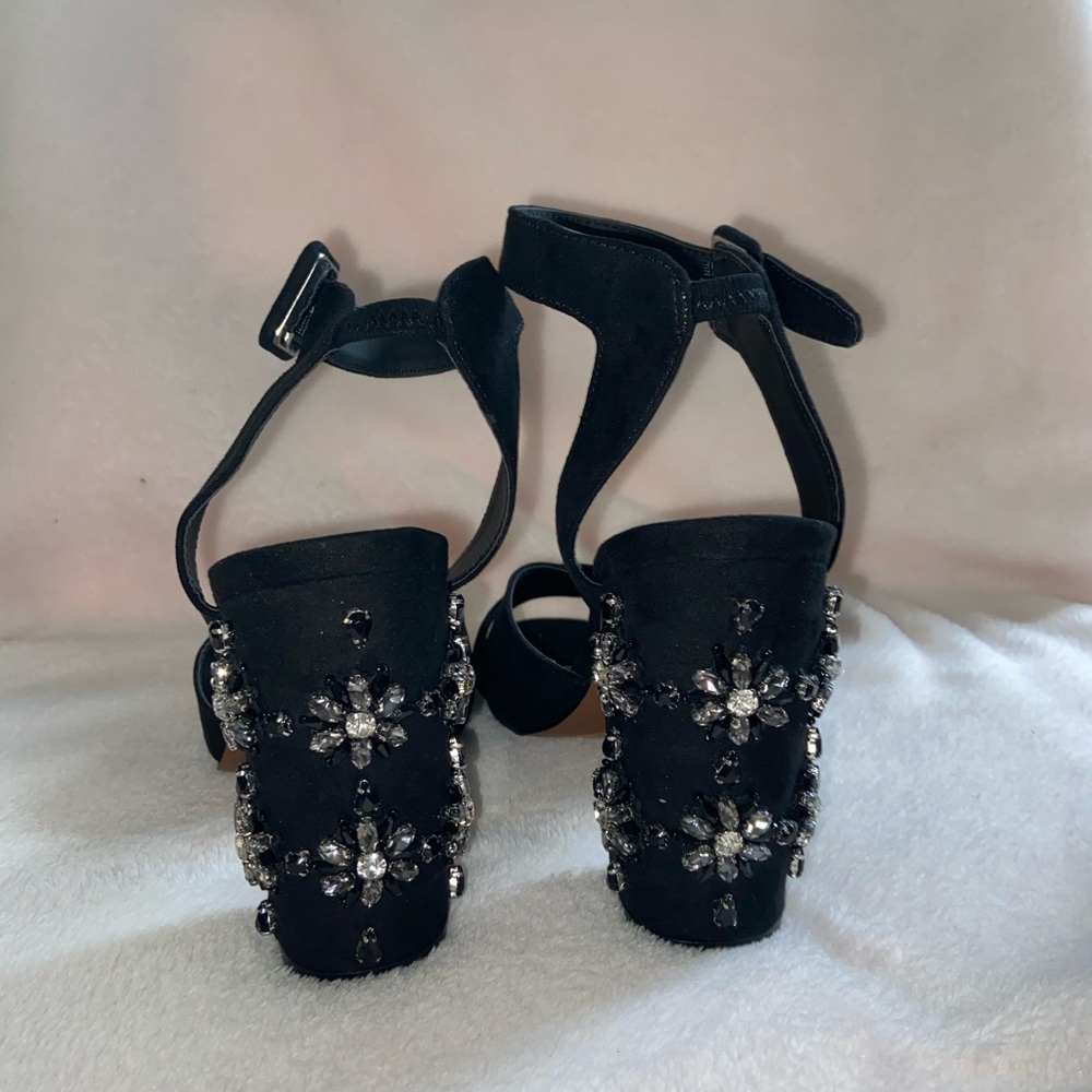 Women’s Shoes: Heels